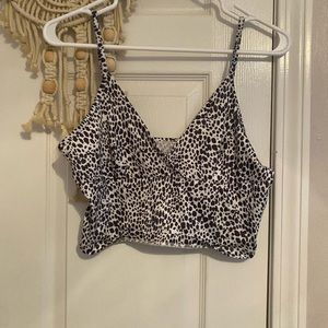 Black and white crop t